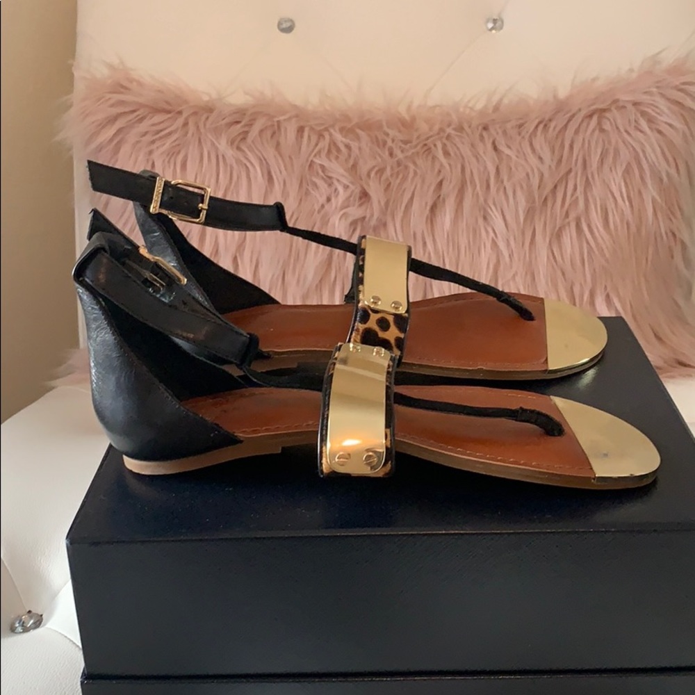 NWOT Gianni Bini T-Strap Cheetah Print Gold Bar Sa - Picture 4 of 8